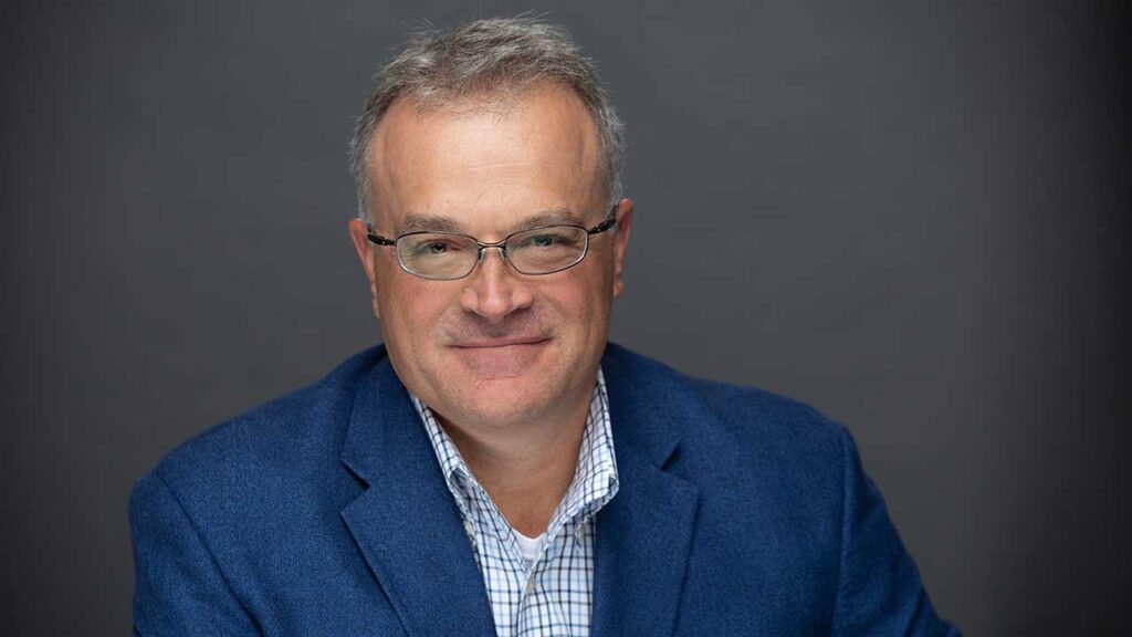 Kenneth Savin Headshot